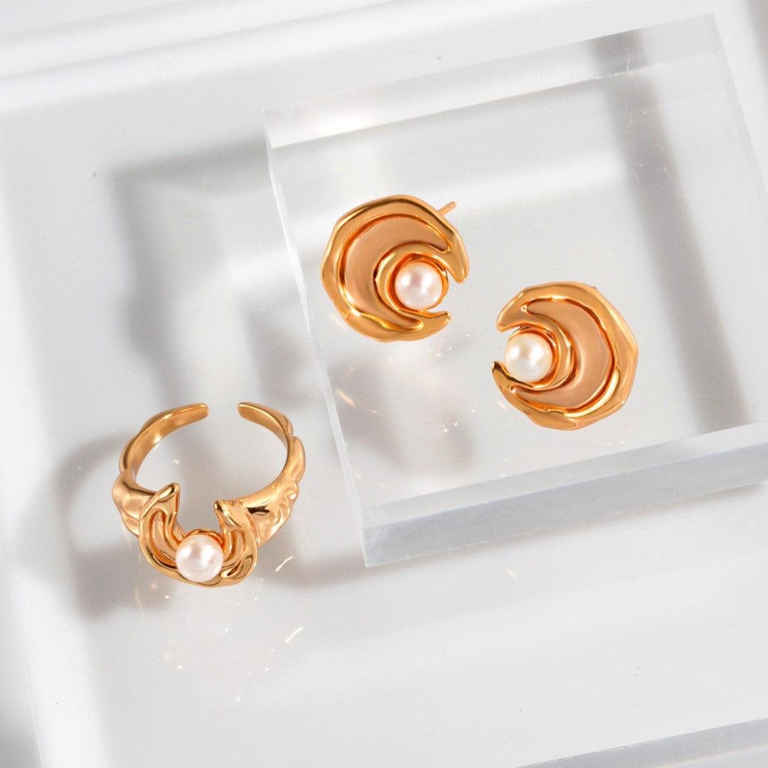 Buy now the beautiful Moon and Star Earrings and Ring set from Amore Jewellery