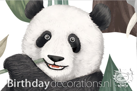 Koop nu de Panda in de Jungle Muursticker van BirthdayDecorations.nl! Kinderkamer wanddecoratie - Babykamer decoratie - Muurdecoratie - Decoratie sticker - Zelfklevende muursticker voor baby en kinderkamer