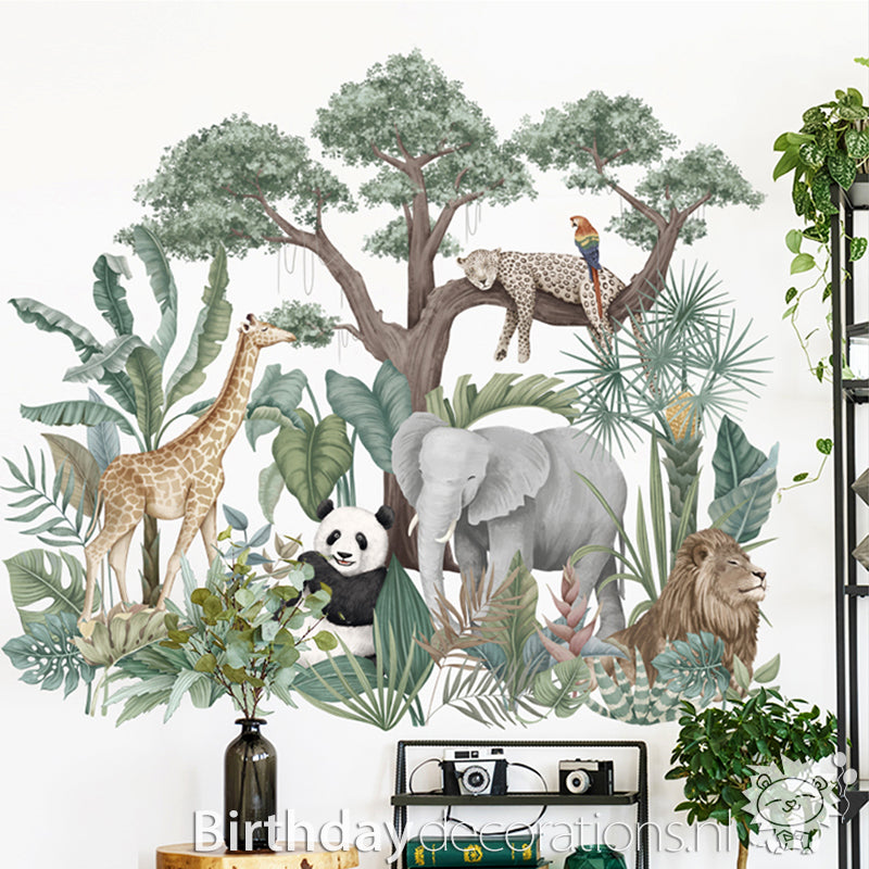 Koop nu de Panda in de Jungle Muursticker van BirthdayDecorations.nl! Kinderkamer wanddecoratie - Babykamer decoratie - Muurdecoratie - Decoratie sticker - Zelfklevende muursticker voor baby en kinderkamer